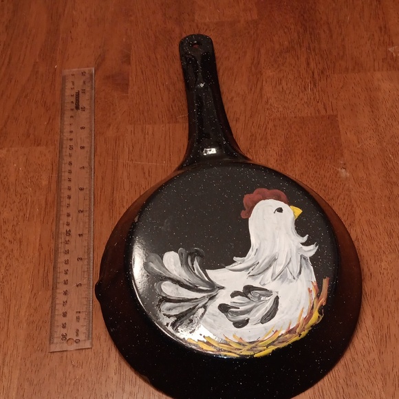Handpainted Skillet Chicken Farmhouse Wall Hanging Decorative Only - Picture 5 of 5